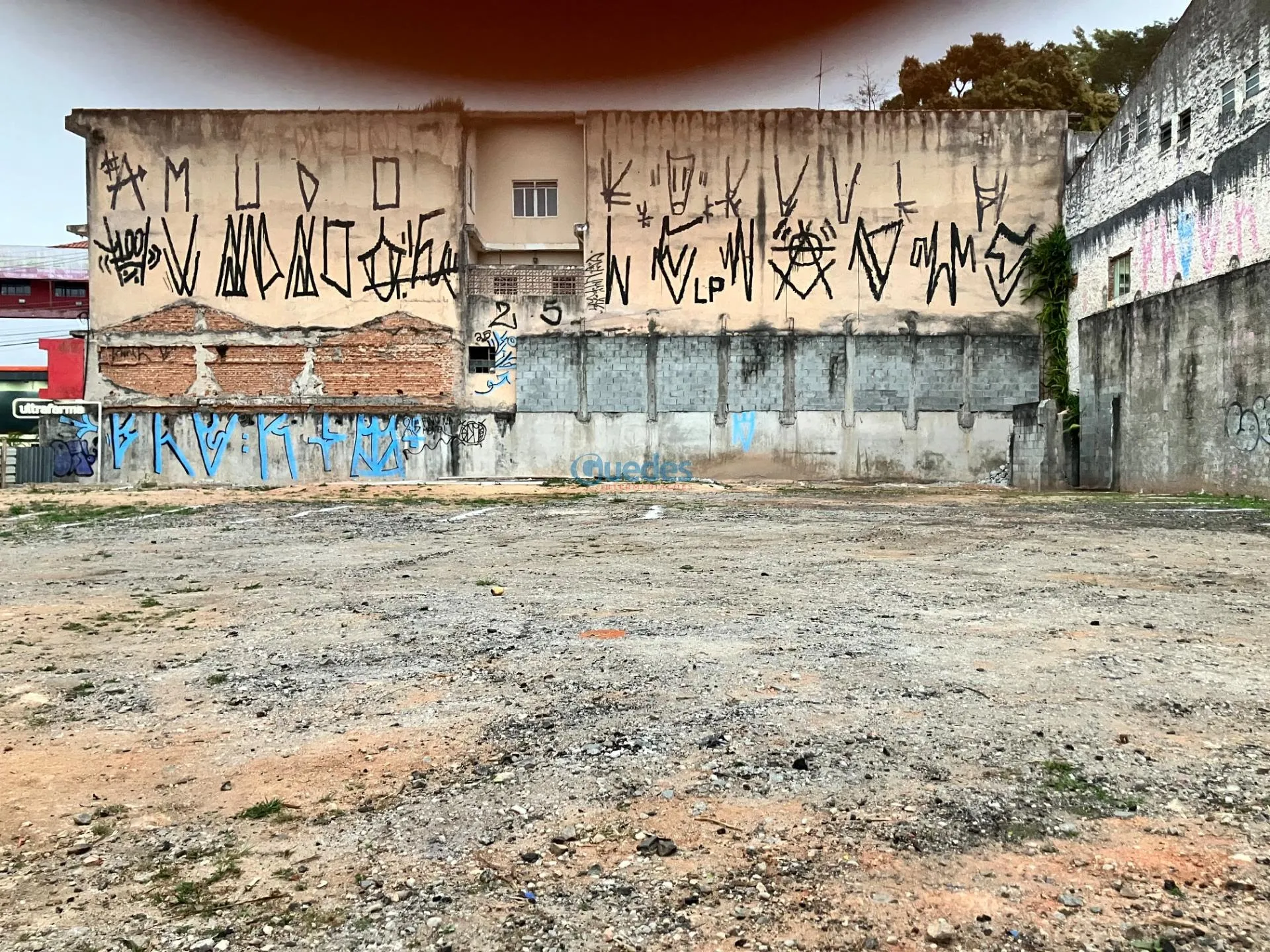 Imagem Área Comercial no Centro de Embu das Artes, 922m² à Venda