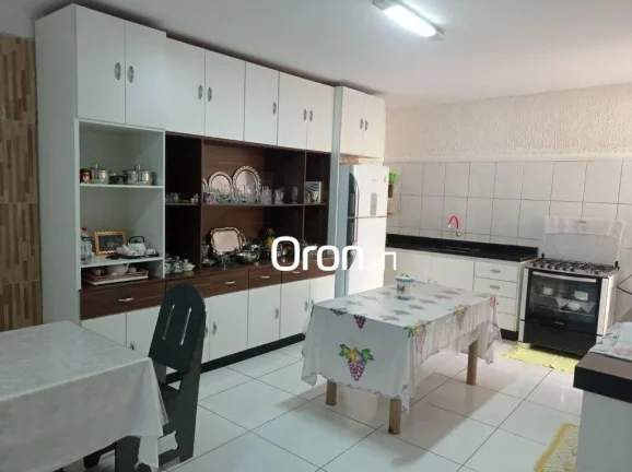 Imagem Sobrado à venda, 320 m² por R$ 850.000,00 - Parque Atheneu - Goiânia/GO