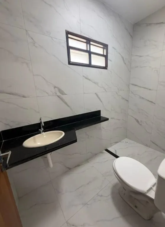 Imagem Casa com Piscina à Venda nos Bancários - Conforto e Lazer para sua Família
