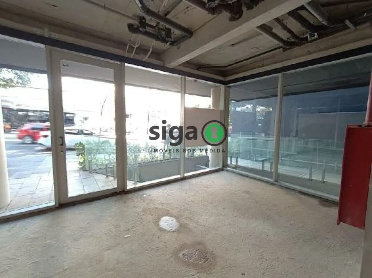 Imagem Loja para locação com 389m², 2 banheiros, fachada Ativa, em Pinheiros, no contrapiso