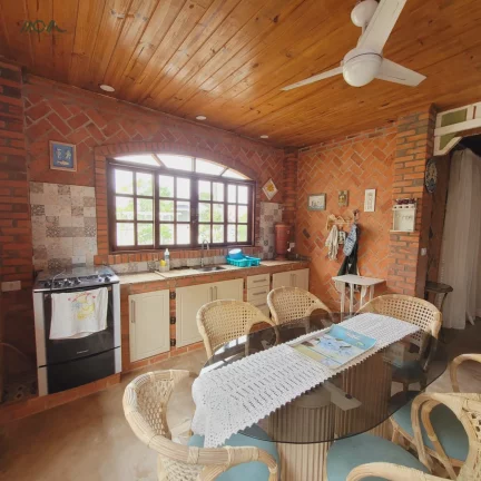 Imagem Casa à Venda em Itapoá - 3 Quartos, 100m da Praia, Oportunidade Imperdível!