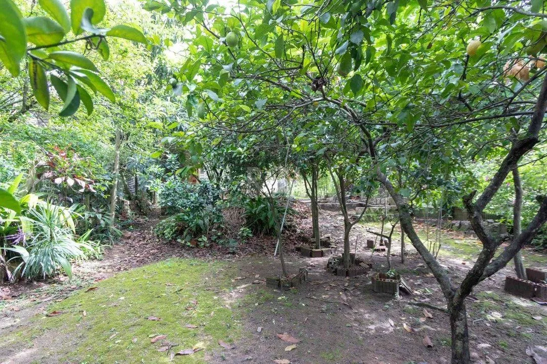 Imagem Casa para Venda - 200.81m², 4 dormitórios, sendo 1 suites, 5 vagas - Tristeza
