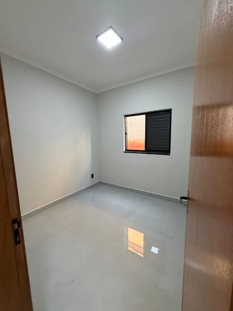 Imagem Casa à venda em Patrocínio Paulista, Jardim Aroeiras, com 2 quartos, 70m2