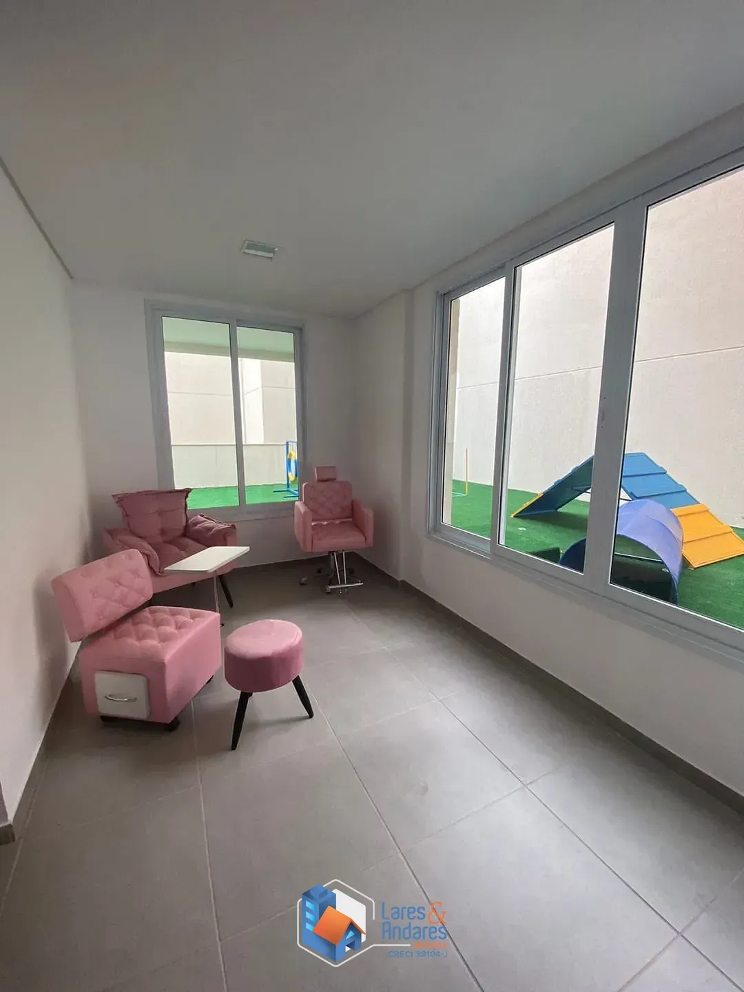 Imagem APARTAMENTO À VENDA COM 60 M², 2 DORMS, COM VARANDA, ÁREA LAZER E 1 VG - SÃO MIGUEL PAULISTA - SP.