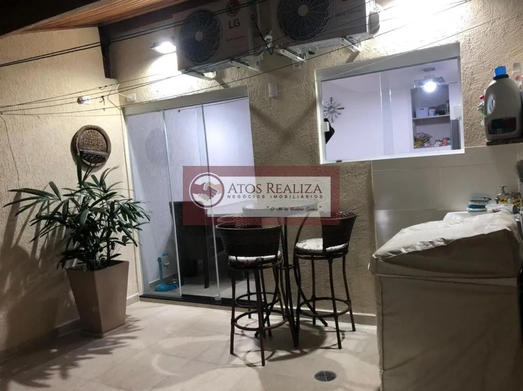 Imagem Sobrado à Venda em Pedreira-SP, 2 Suítes, 94m² por R$485mil