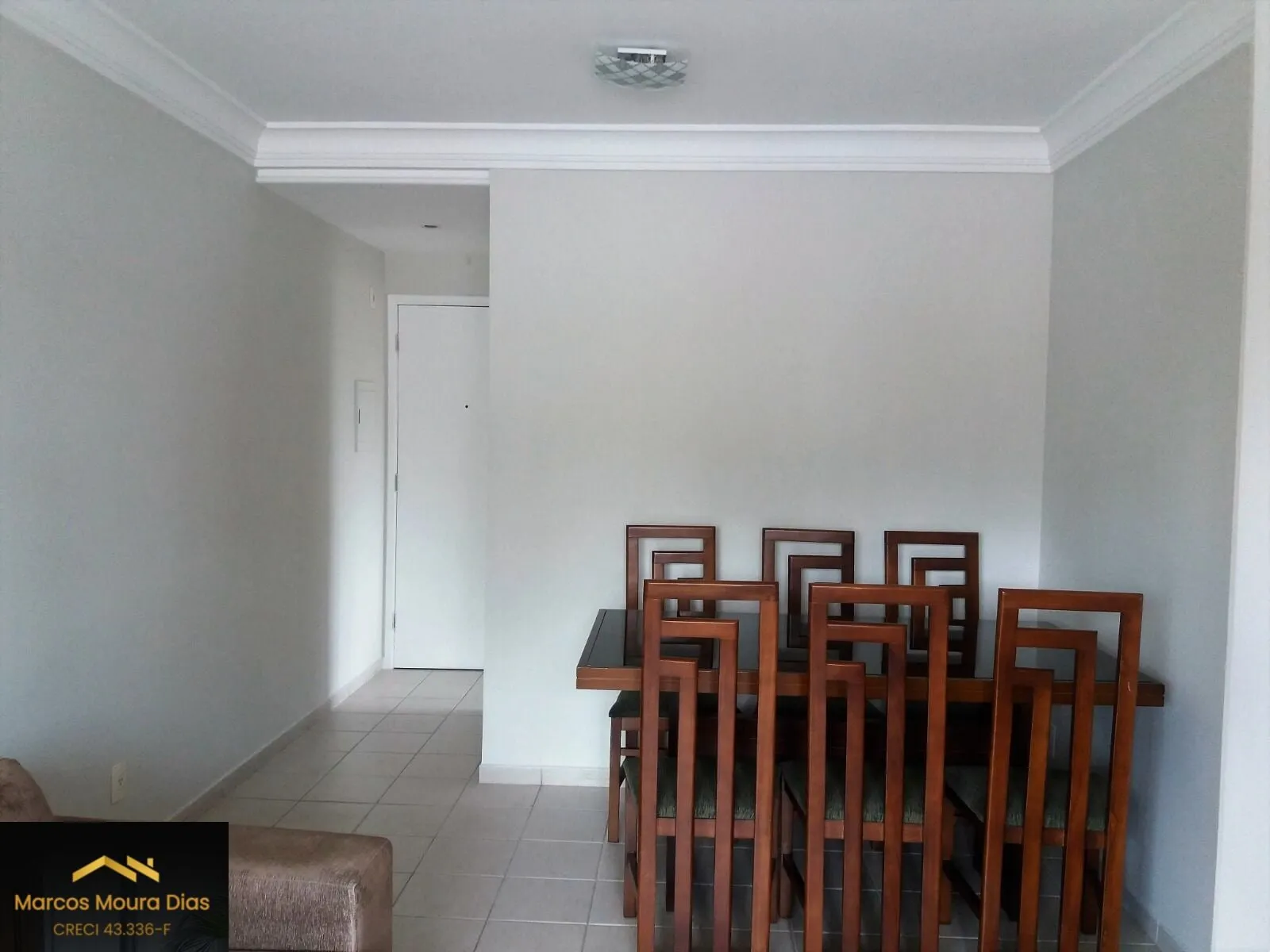 Imagem Apartamento na Pompeia com 2 dormitórios (1 suíte) e 2 vagas, próximo ao Sesc Pompeia. Edifício com portaria 24h e lazer