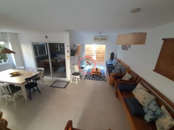 Imagem ESCRITURA DEFINITIVA, CASA A VENDA COM 3 SUÍTES,TODA MOBILIADA EM CONDOMINIO COM PISCINA, SALÃO DE FESTAS PERTO DE TODO COMÉRCIO