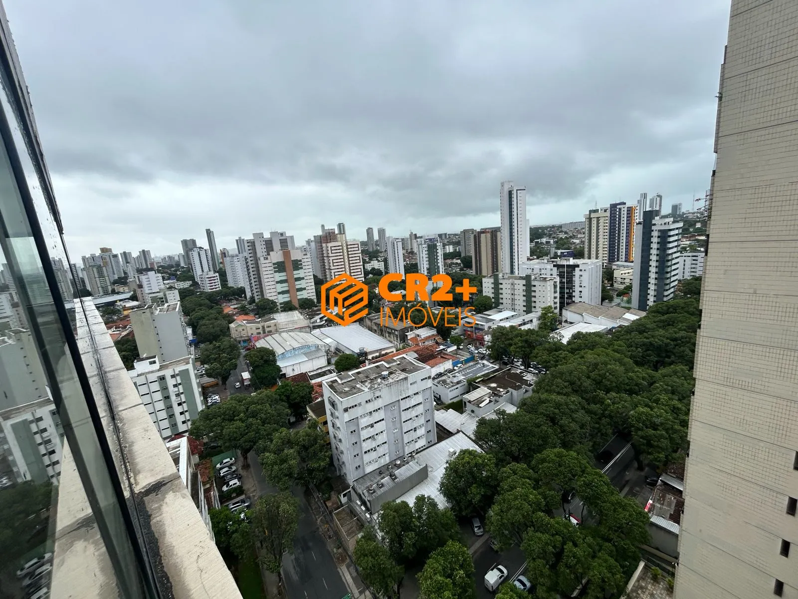 Imagem Vendo Luxuosa Cobertura Triplex 475m² | Privacidade e Conforto no Espinheiro