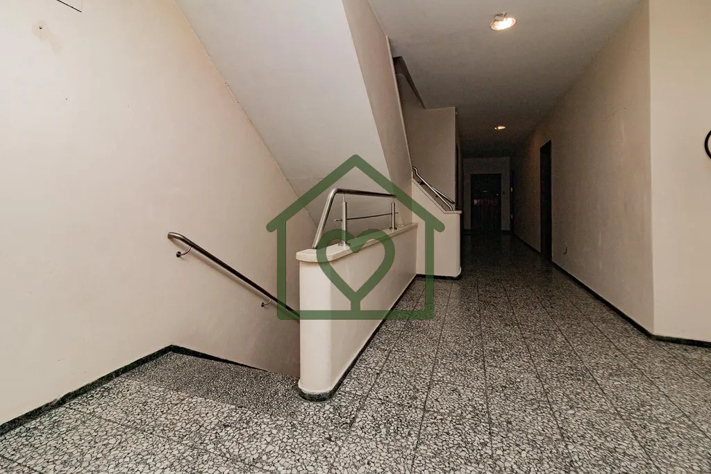 Imagem Apartamento de frente, com 3 dormitórios e três sacadas, sendo nos 2 dormitorios e na sala, propor...