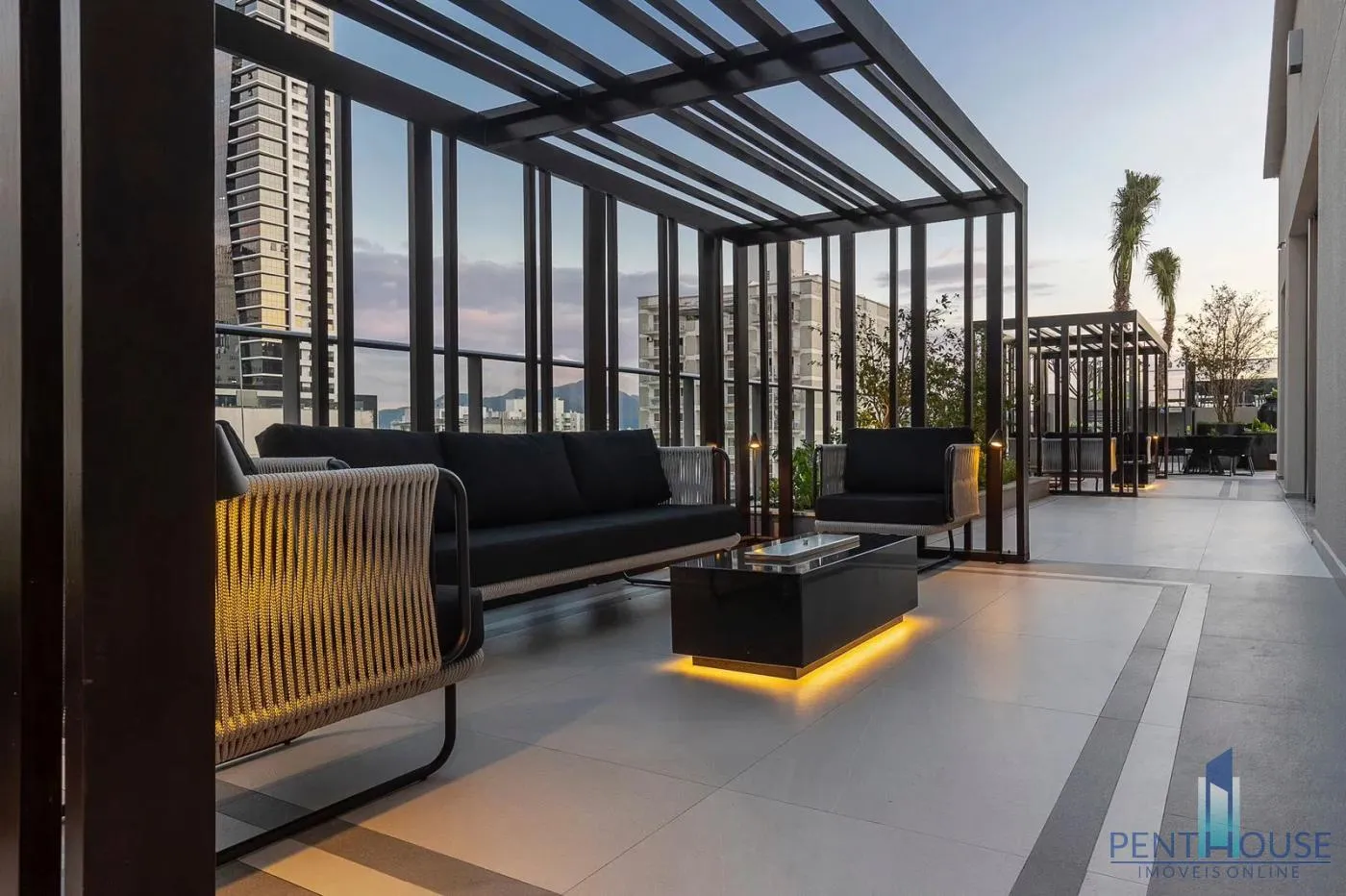 Imagem Apartamento Zona Central para Venda em Balneário Camboriú, CENTRO, 3 dormitórios, 3 suítes, 4 banheiros, 2 vagas