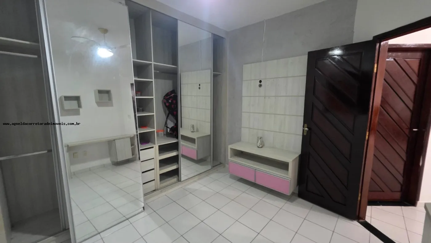 Imagem Casa para Venda em Parnamirim, Emaús, 3 dormitórios, 1 suíte, 2 banheiros, 2 vagas