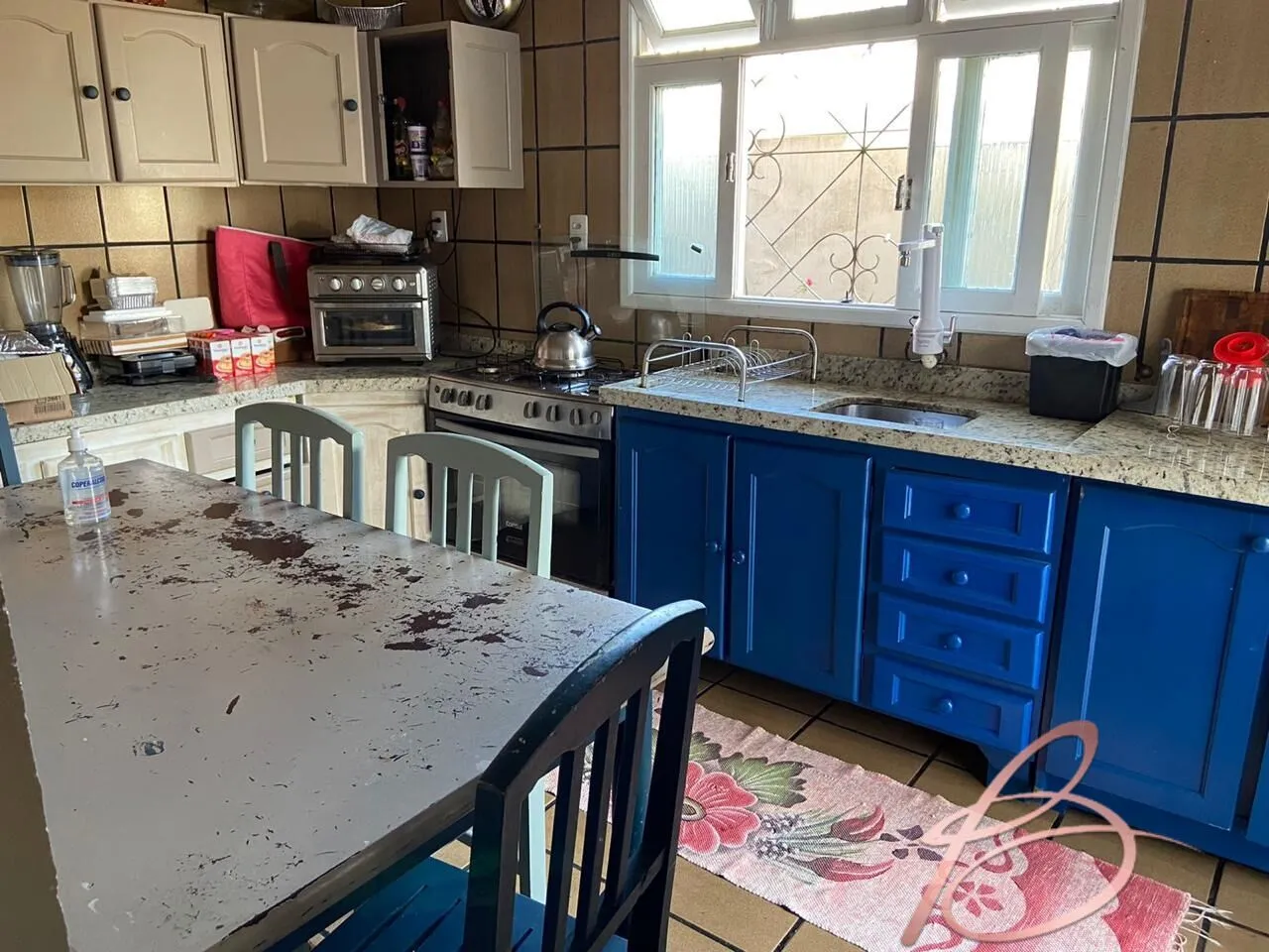 Imagem Casa de 2 pisos com 4 dormitórios á venda no Cordeiros