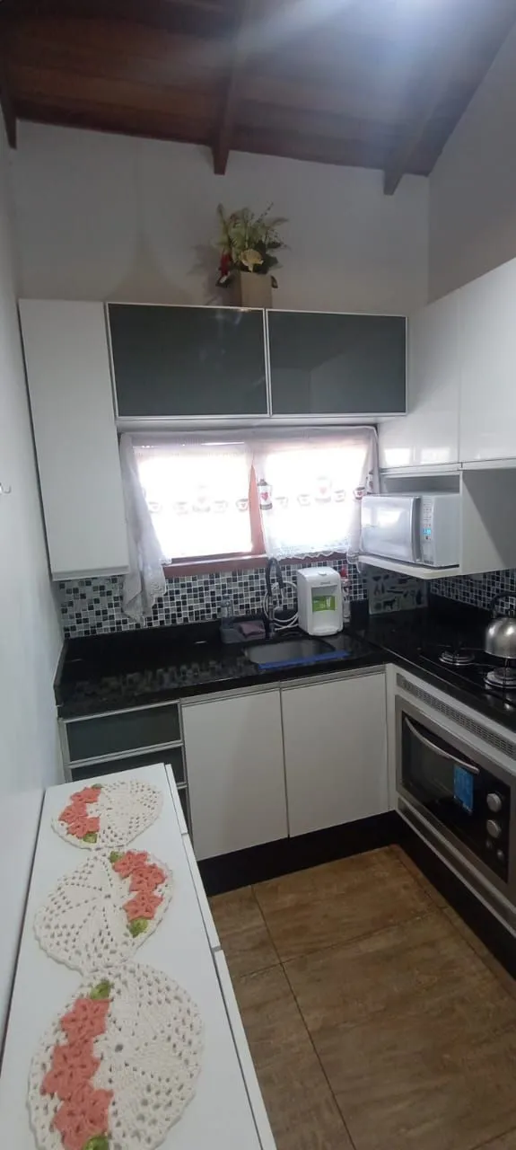 Imagem Casa com 02 quartos e 01 vaga no Bairro Cavalhada