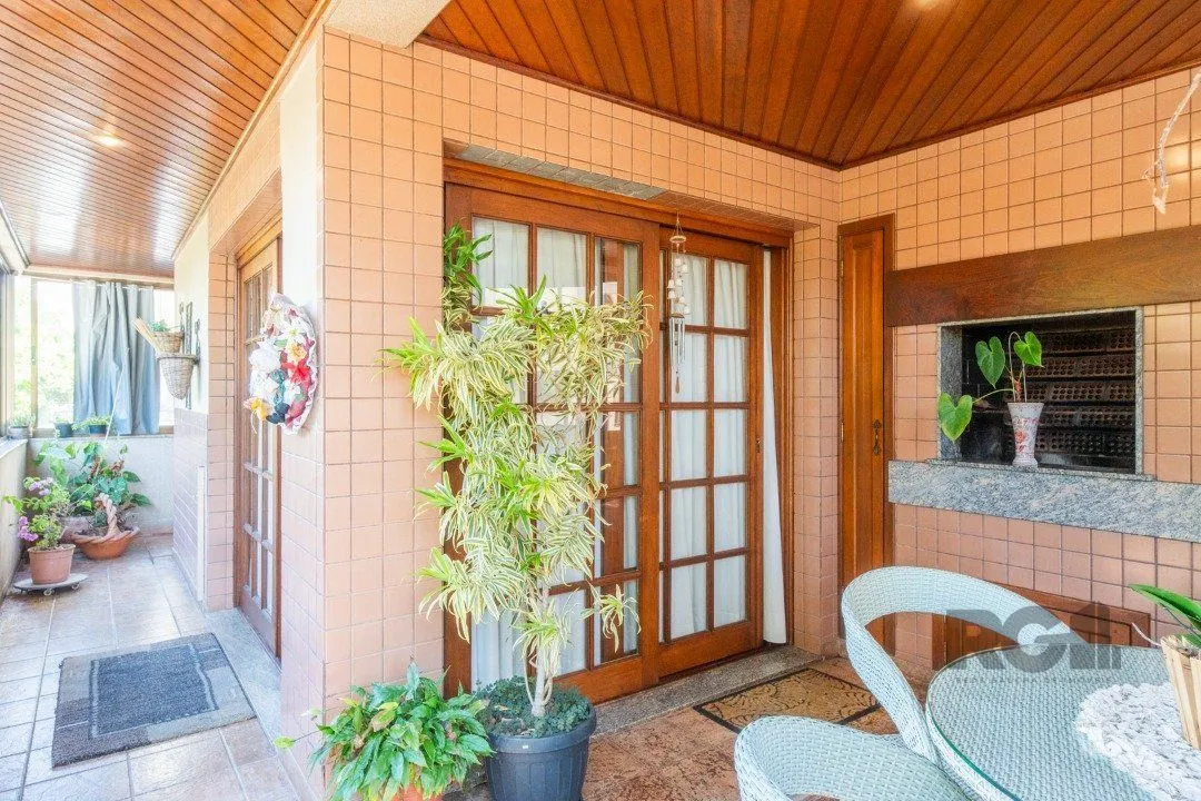 Imagem Apartamento amplo de 191m² privativos reformado