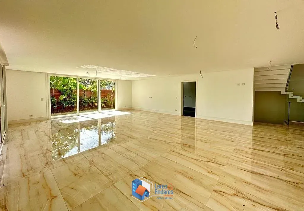 Imagem Casa em condomínio para venda em Parque Colonial com 4 quartos, sendo 4 suítes, 786.97m²