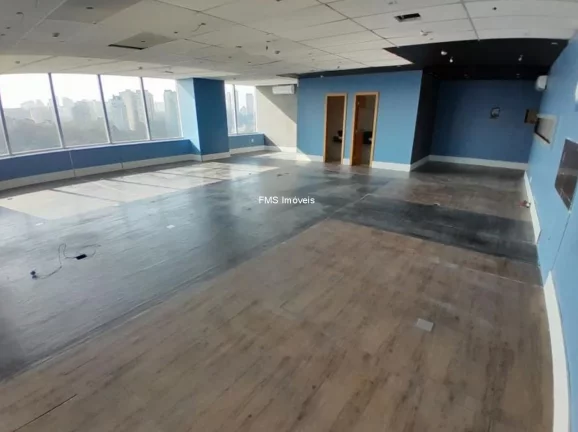 Foto do imóvel Conjunto Comercial de Alto Padrão na Chácara Santo Antônio: 4 Banheiros, 4 Vagas e 163,15m² - São Paulo-SP
