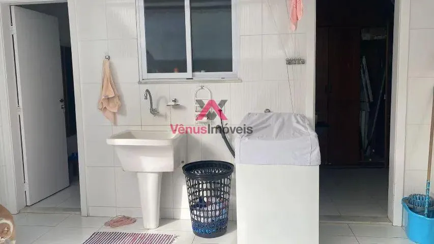 Imagem Casa em Condomínio para Venda em Rio de Janeiro, Barra da Tijuca, 5 dormitórios, 2 suítes, 5 banheiros, 3 vagas
