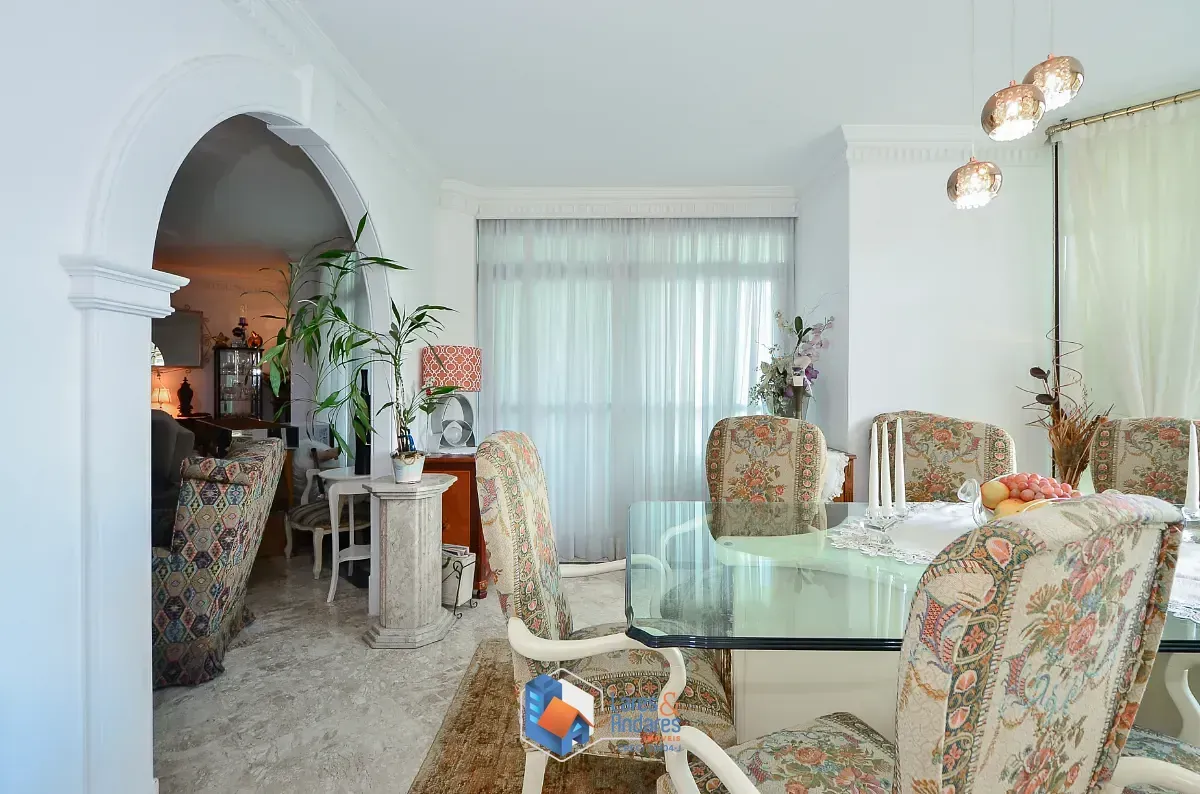 Imagem Apartamento para venda em Pacaembu com 4 quartos, sendo 3 suítes, 230m²