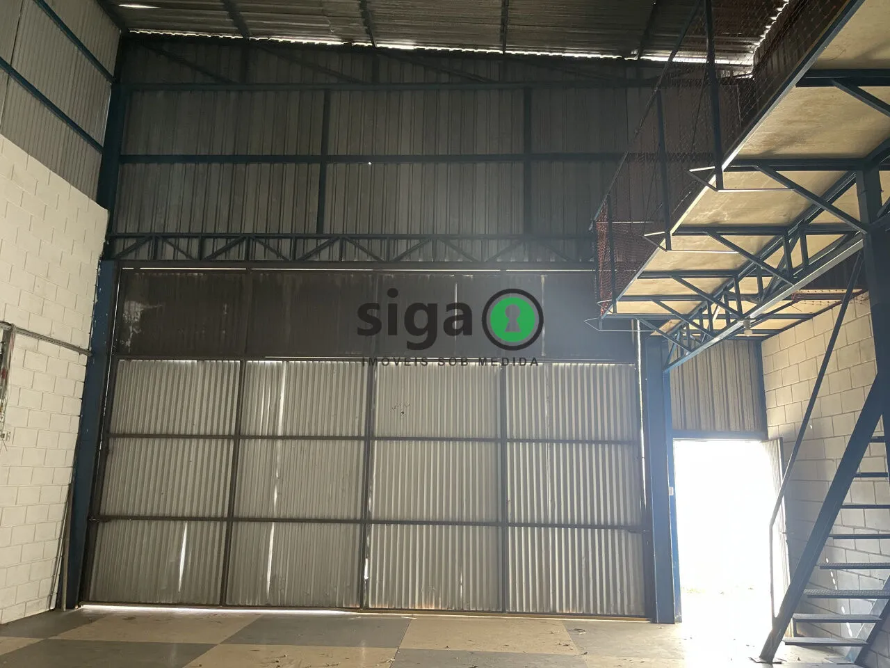 Imagem Galpão Industrial à Venda - 450 m² de Área Construída - ZC - Zona Comercial - ZEUP