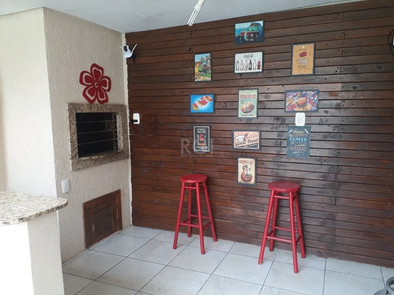 Imagem Casa para Venda - 272m², 3 dormitórios, sendo 1 suítes, 2 vagas - Hípica