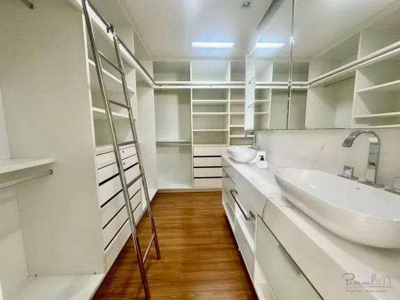 Imagem Não perca a chance de conquistar um imóvel exclusivo no coração de Florianópolis! Localizado na...