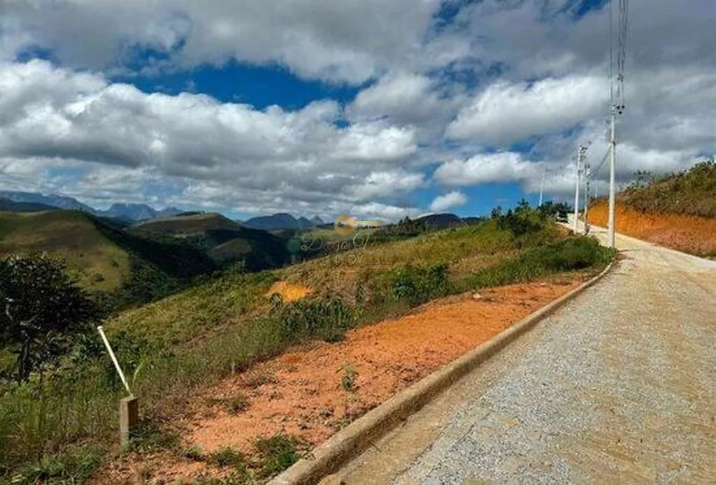 Imagem Terreno em Condomínio para Venda em Teresópolis / RJ no bairro Vale Alpino