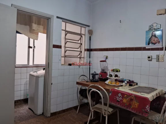 Imagem Apartamento a venda em Santos no bairro da Aparecida de 2 dormitórios no primeiro andar de frente com uma vaga de garagem por R$ 426.000,00