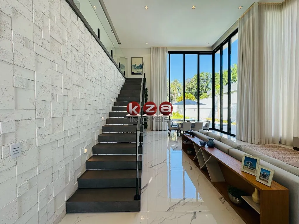 Imagem Luxuosa casa em condomínio à venda em Valinhos-SP, no Condomínio Residencial Ypê Dourado: 3 quartos, 3 suítes, 3 salas, 5 banheiros, 4 vagas, 384m².
