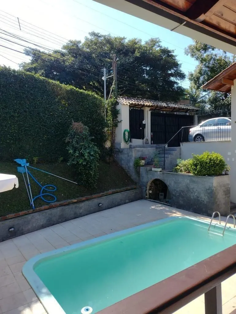 Imagem Linda Casa 4 Dormitórios Piscina, Churrasqueira, 4 Vagas Bairro Guarujá
