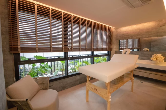 Imagem Cobertura duplex ao lado do Parque Ibirapuera c/4 suítes,7 vagas, hall privativo, terraço gourmet com piscina e churrasqueira, fitness, brinquedoteca