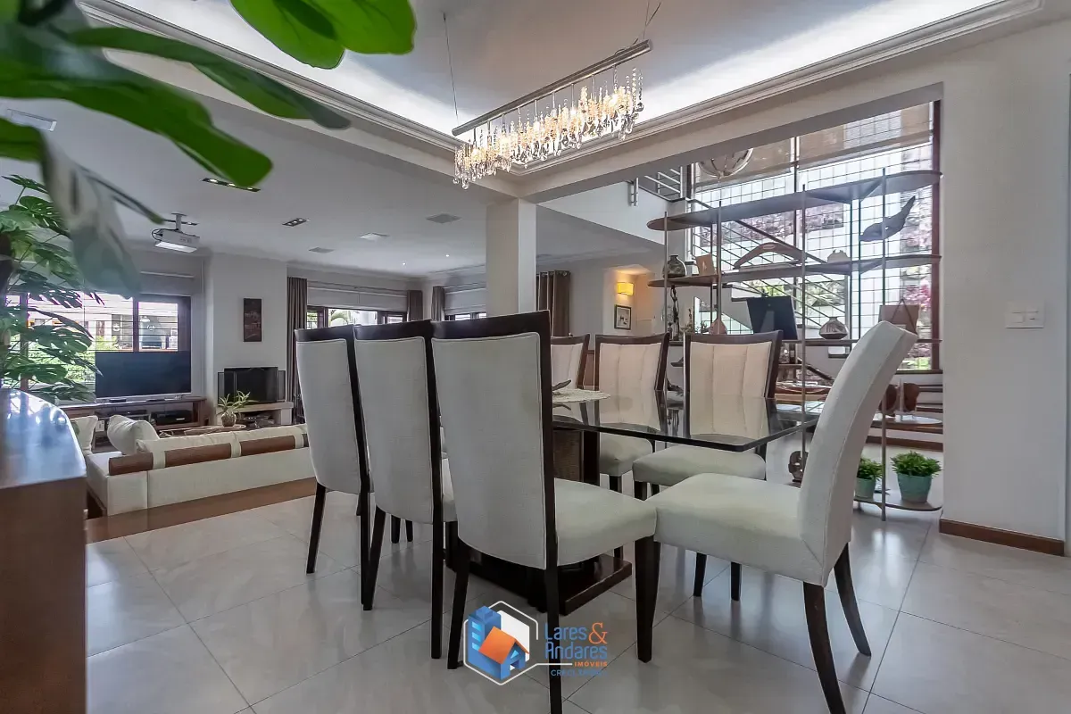 Imagem Casa para venda em Planalto Paulista com 3 quartos, sendo 3 suítes, 400m²