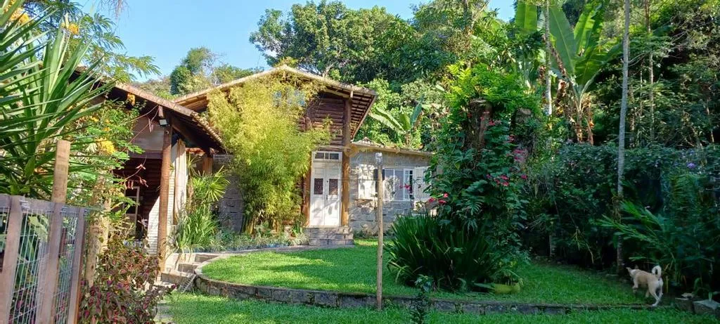 Imagem Casa em Condomínio para Venda em Guapimirim / RJ no bairro Limoeiro