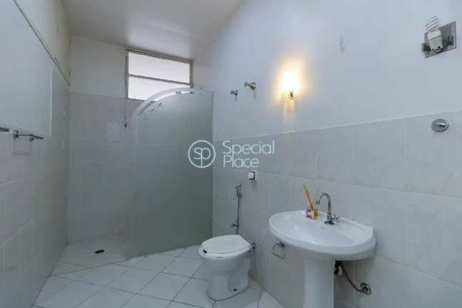Imagem Esse apartamento é aquele imóvel que podemos chamar de "tela em branco", pois será vendido sem re...
