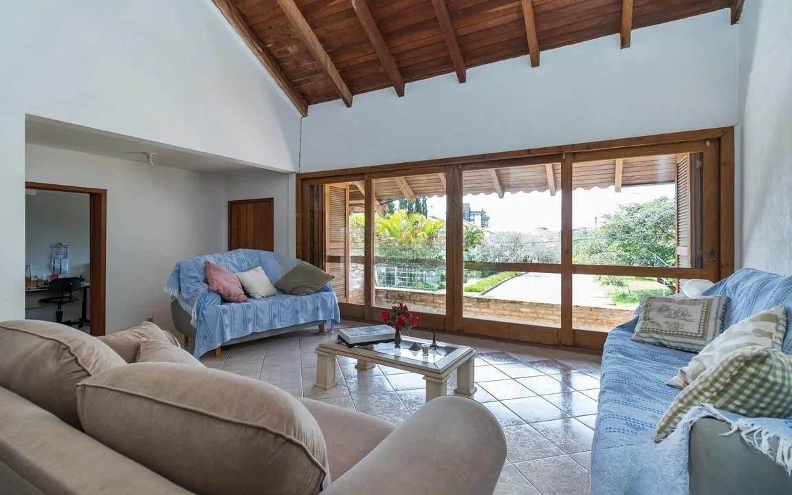 Imagem Casa térrea com 5 dormitórios, 2 suítes, 3 vagas.