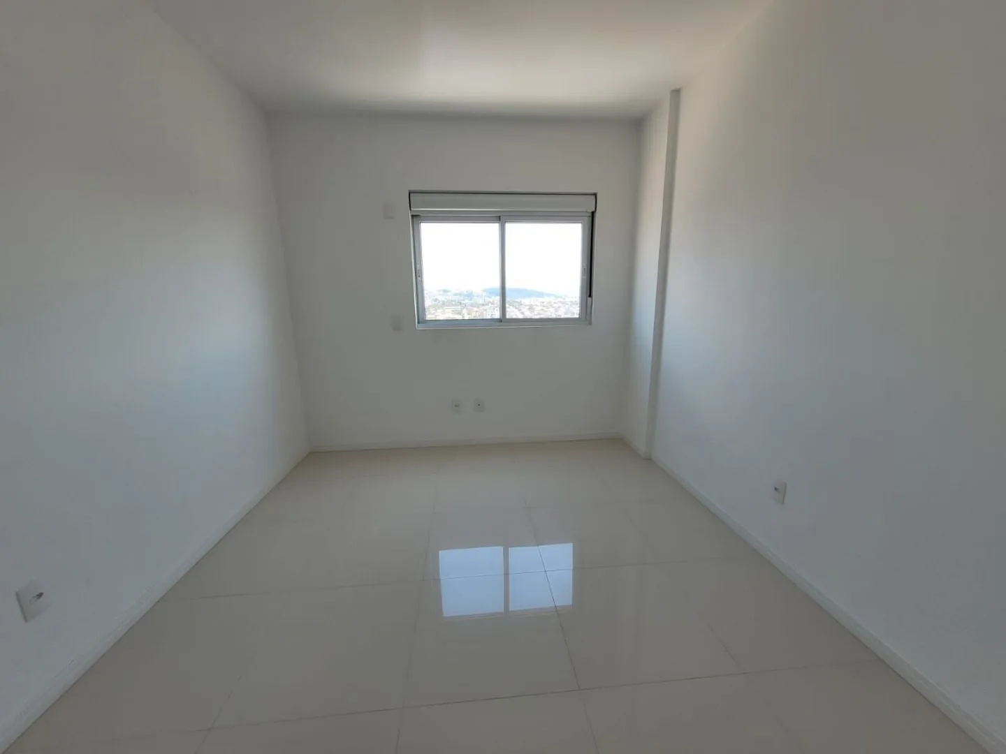 Imagem Apartamento Garden com Hidromassagem | 3 Dormitórios | 2 Vagas + Hobby Box | Estreito - Florianópolis