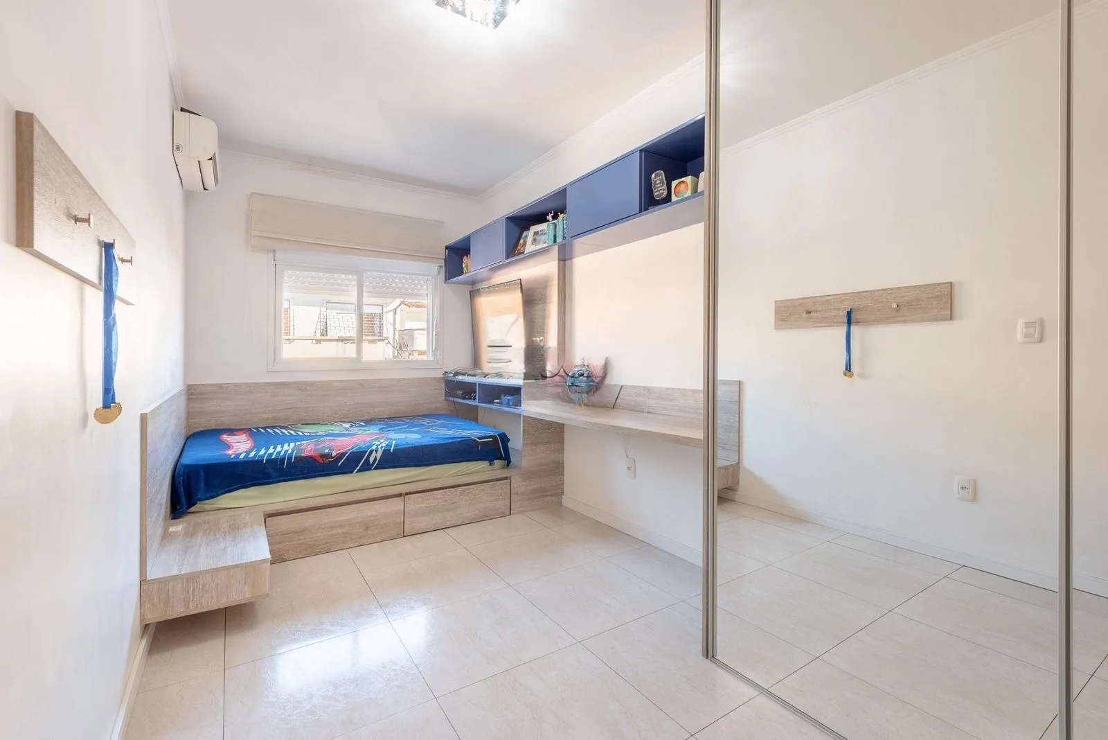 Imagem Sobrado moderno com 3 dor, suíte, piscina e espaço gourmet no Jardim Itu