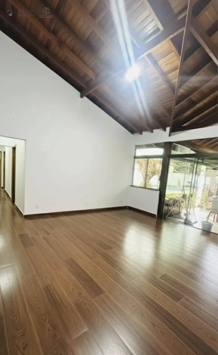 Imagem Casa térrea com Piscina, Área Gourmet e Excelente Espaço Externo