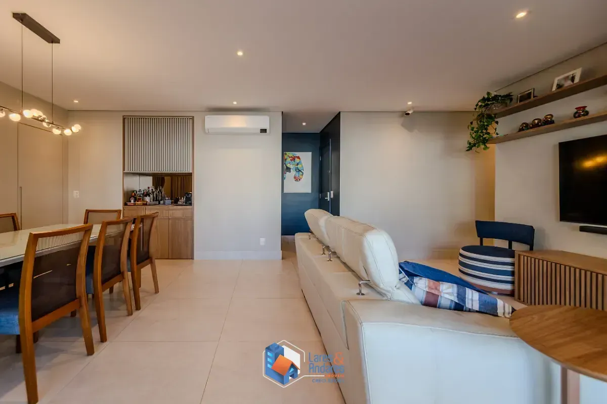 Imagem Apartamento para venda em Aclimação com 4 quartos, sendo 3 suítes, 159m²