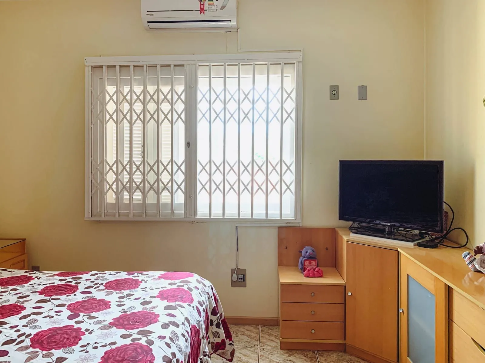 Imagem CASA RESIDENCIAL, REPAGINADA POR ARQUITETO COM MUITA ELEGÂNCIA E CONFORTO!