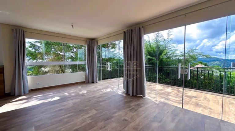 Imagem Casa de Condomínio em Campos do Jordão