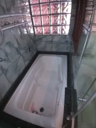 Imagem Lindo sobrado com 142m², Desocupado, no Jarí - Viamão