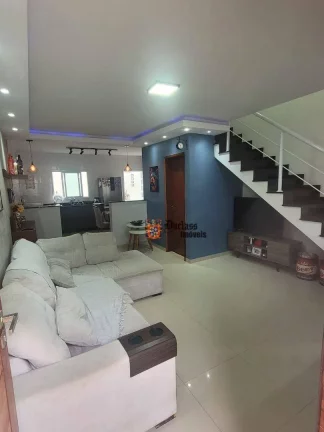 Imagem Sobrado com 2 suítes à venda, 100 m² por R$ 530.000 - Praia das Palmeiras - Caraguatatuba/SP