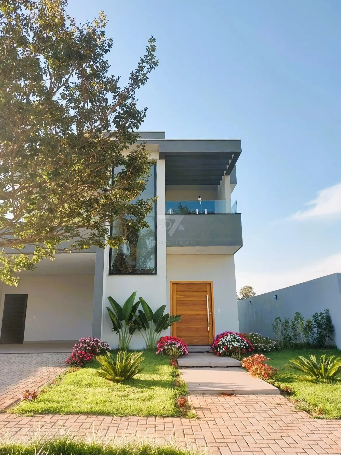 Foto do imóvel Sofisticação e Conforto: Sobrado no Residencial Lago Azul