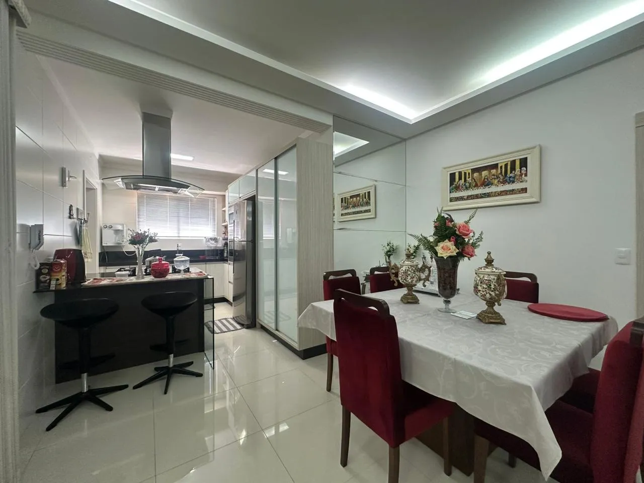 Imagem Apartamento à venda com 197.7m2 por R$ 2.850.000,00