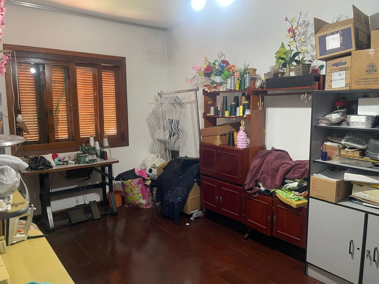 Imagem **Casa Residencial à Venda em Porto Alegre, Rio Grande do Sul**