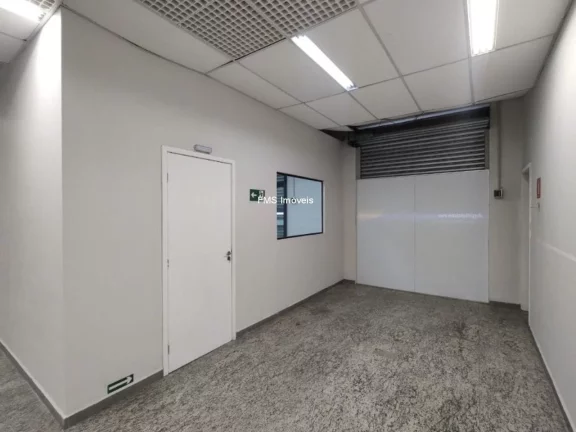 Imagem Salão comercial com 712m2 de área total em São Bernardo do Campo.