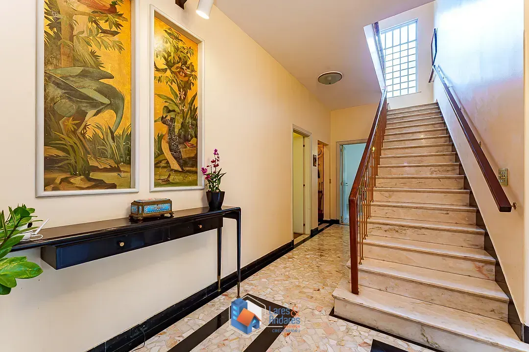 Imagem Casa para venda em Pacaembu com 3 quartos, sendo 1 suíte, 320m²