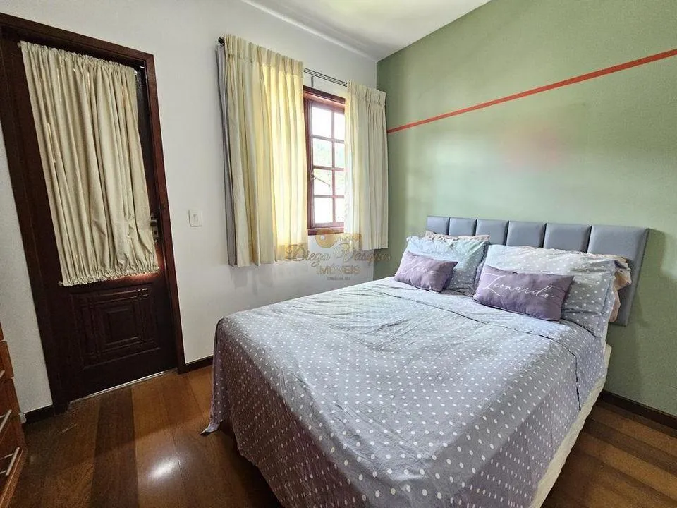 Imagem Casa em Condomínio para Venda em Teresópolis / RJ no bairro Parque do Imbui