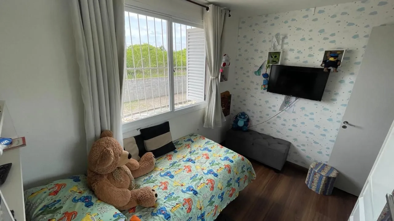 Imagem Casa com 3 dormitórios no bairro Humaitá