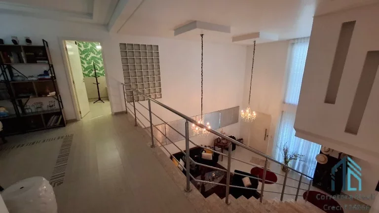 Imagem Casa em condomínio, 05 quartos sendo 04 suítes, 05 vagas, no Bairro Alto em Curitiba PR
